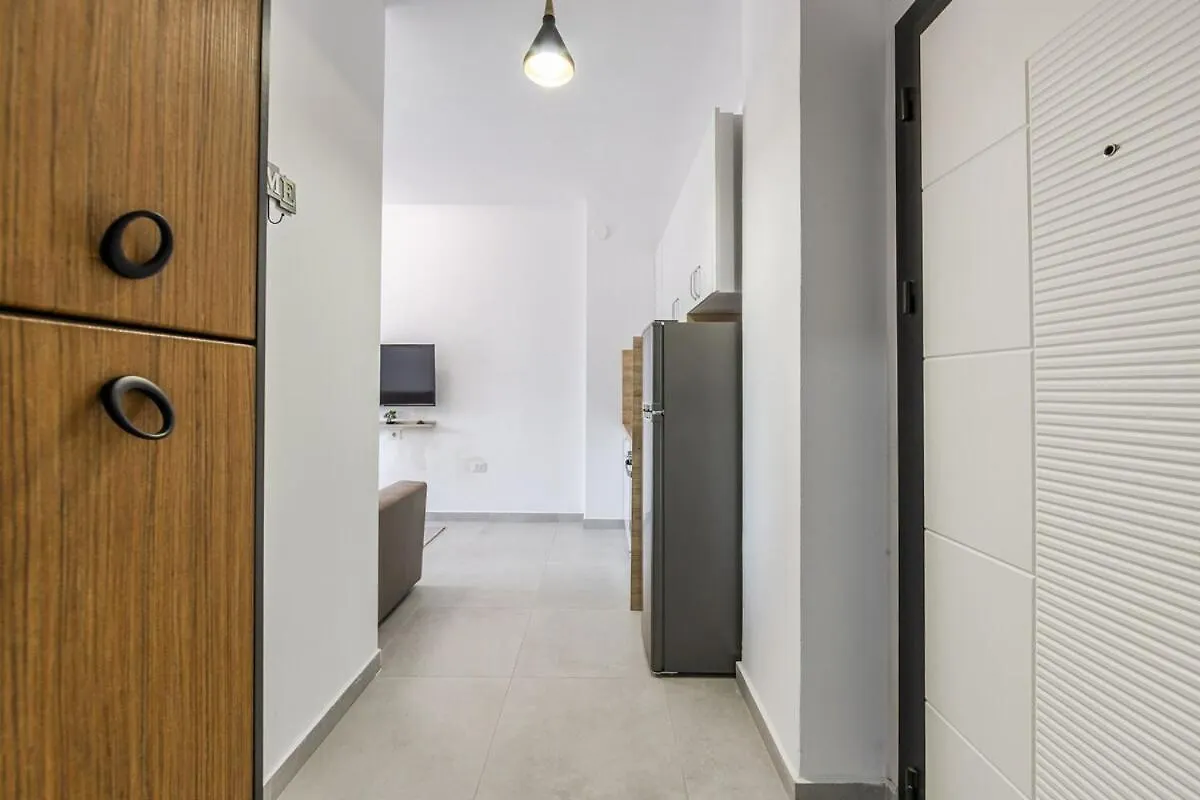 Central Tirana Apartment With Free Parking 0*,