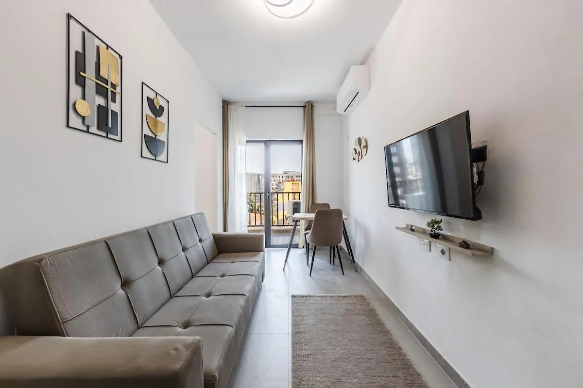 Central Tirana Apartment With Free Parking